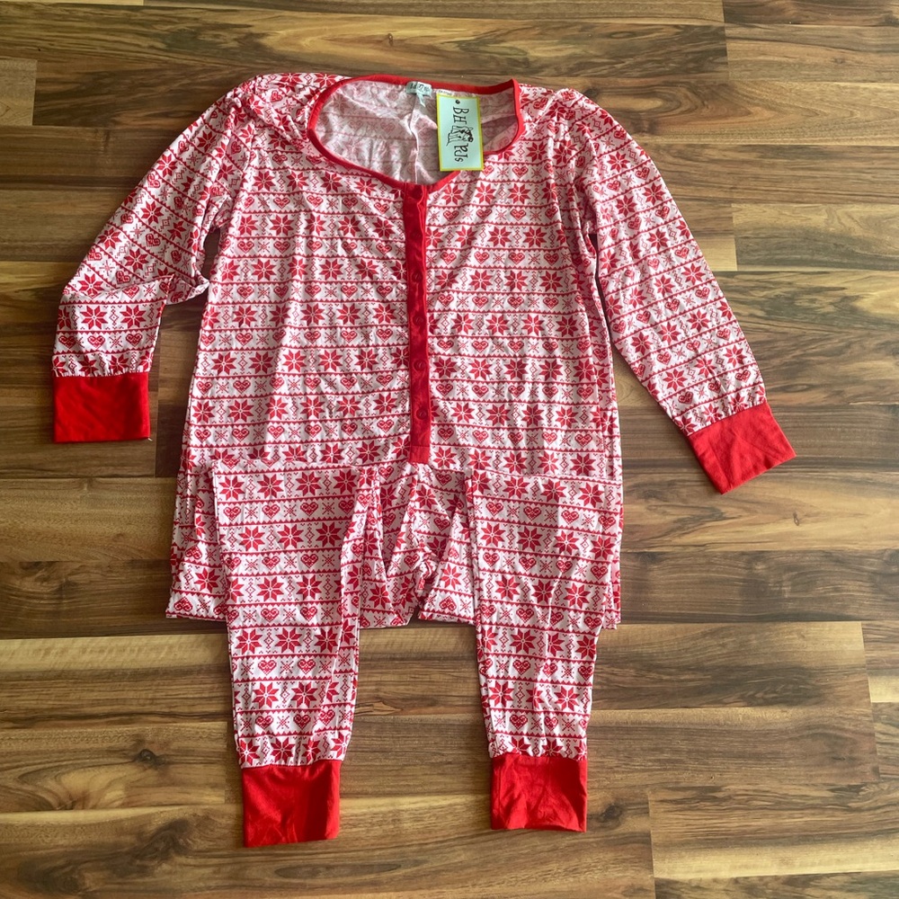 BNWT BedHead Red and White Snowflake Onesie